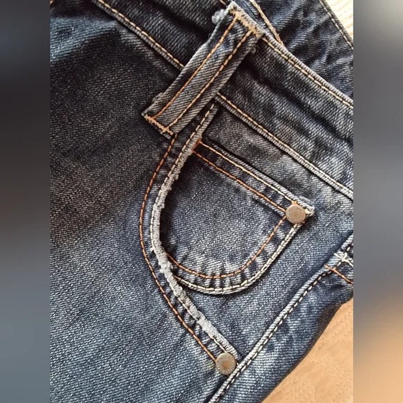 Calvin Klein blue jeans low rise, straight leg, size 8, unique back pockets - Picture 10 of 16